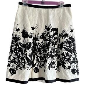 Womens Skirt Size 4 Black White Floral Flare Classic Timeless Twee Teacher Twirl